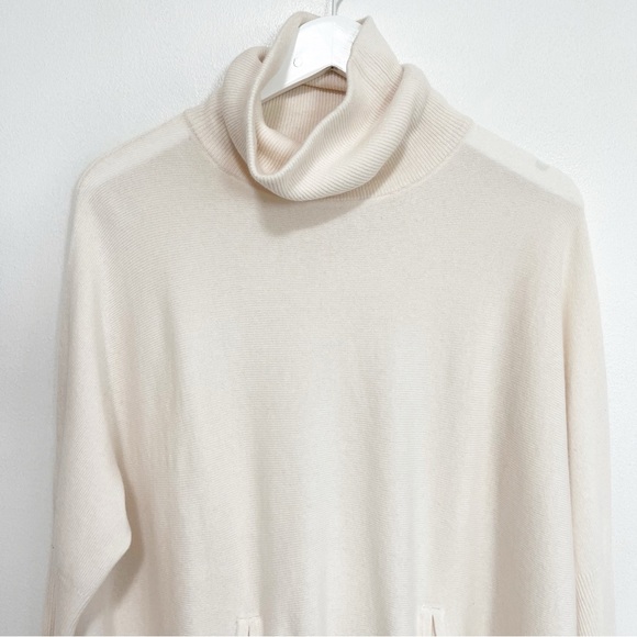 BOGO! Garnet Hill Oversized Poncho Turtleneck Tunic Sweater Ivory Medium - Picture 4 of 8